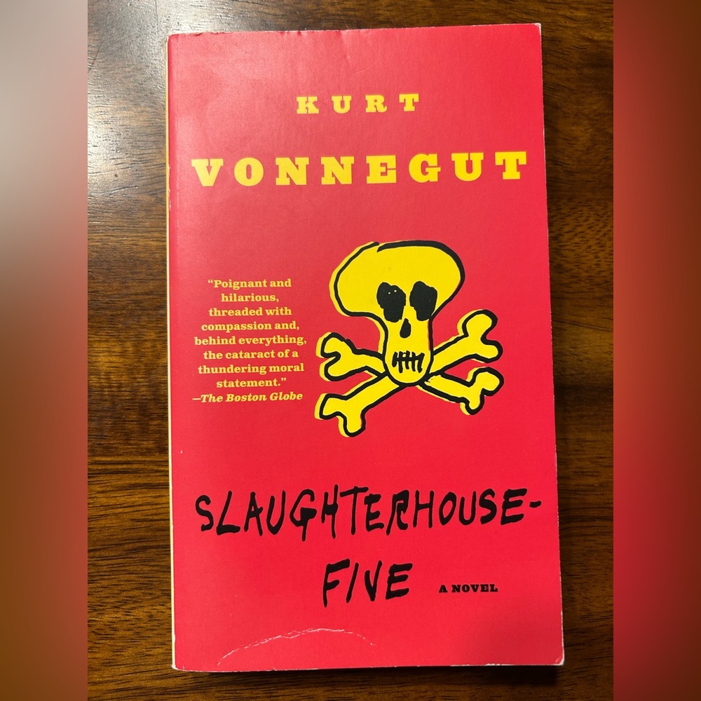 ✨ 4/$25 – Slaughterhouse-Five by Kurt Vonnegut Mass Market Paperback Novel
